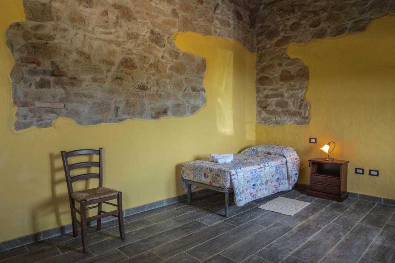 Arroccas De Is Istellas Farm stay Arbus